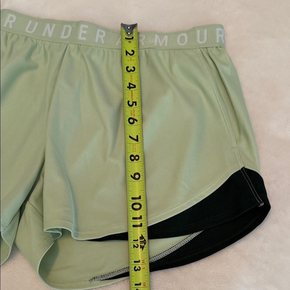 Under Armour Women's Light Green Athletic Shorts L pockets EUC two tone - Picture 5 of 8